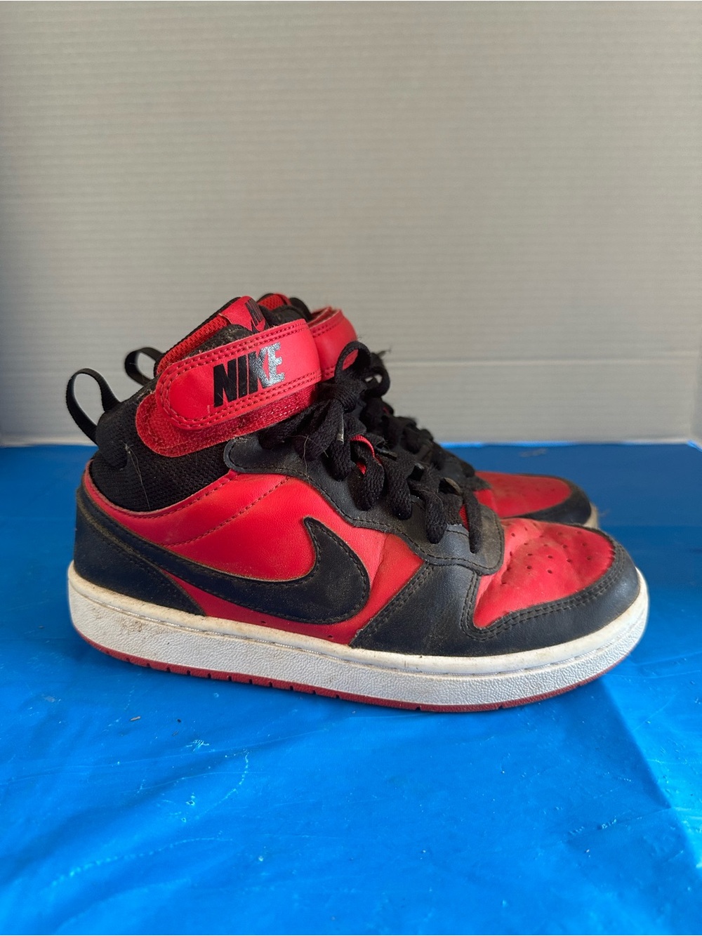 Nike Court Borough Mid 2 Kids Sneakers – Red & Black ("Bred")
